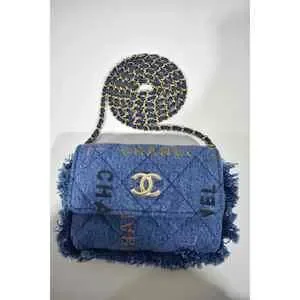 CHANEL☆カフ Chanel Small Vanity Case Black Crochet and Lambskin Light
